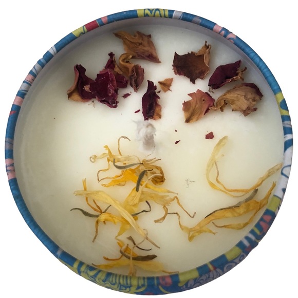 - - 1 HANDCRAFTED AROMATHERAPY SOY CANDLE IN A 4 OZ DECORATIVE TIN - Picture 5 of 10